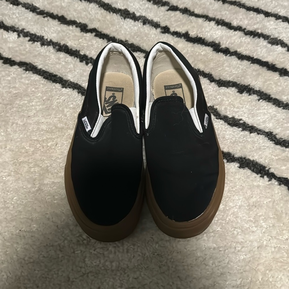 CUSTOM VANS